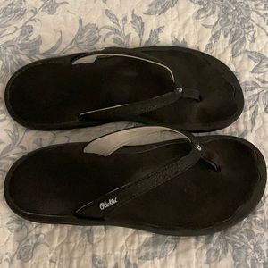 OluKai flip-flops size 9